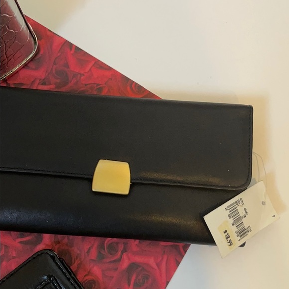 BUNDLE OF FUN WALLETS AND  CLUTCHES/VARIOUS SIZES - Picture 3 of 9